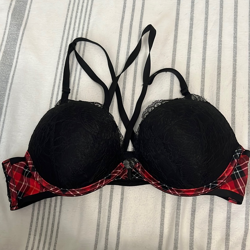 Victoria’s Secret Bombshell 34B